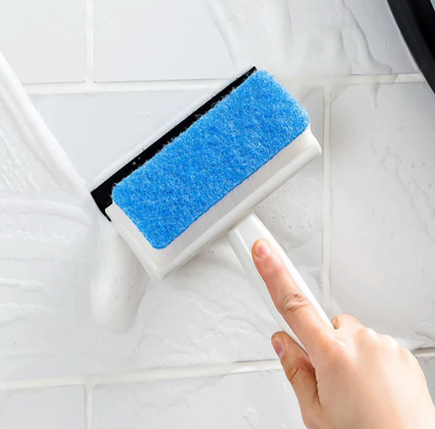 Multifunctional Brush With Squeege